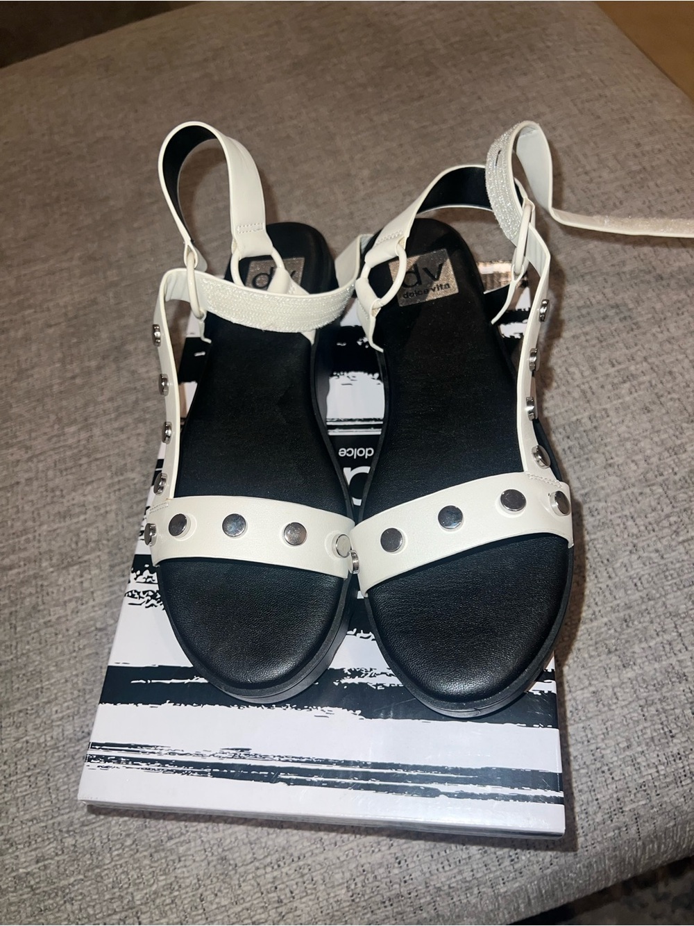 DV Dolce Vita Elishium Off White Studded Platform Sandals Size 8.5 Worn 1x